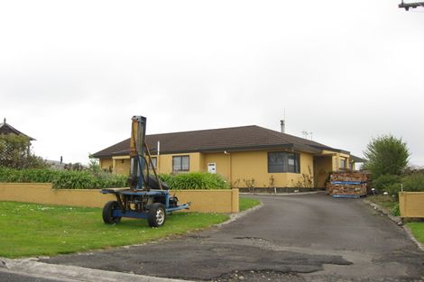 Photo of property in 8 Dunn Street, Egmont Village, 4372