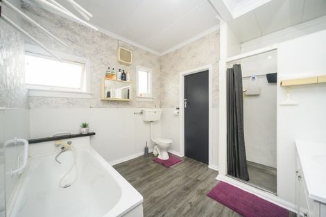 Photo of property in 698 Pioneer Highway, Takaro, Palmerston North, 4412