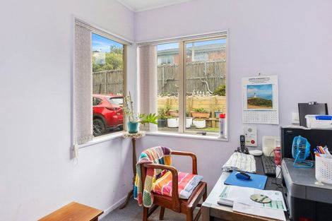 Photo of property in 32 Kohanga Road, Mangere Bridge, Auckland, 2022