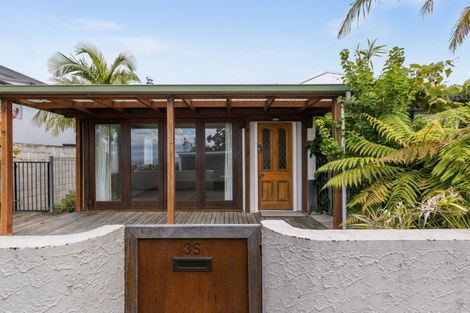 Photo of property in 35 Hospital Terrace, Hospital Hill, Napier, 4110