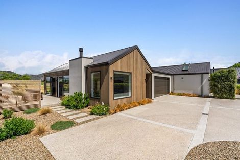 Photo of property in 9 Mcdonald Street, Wanaka, 9305