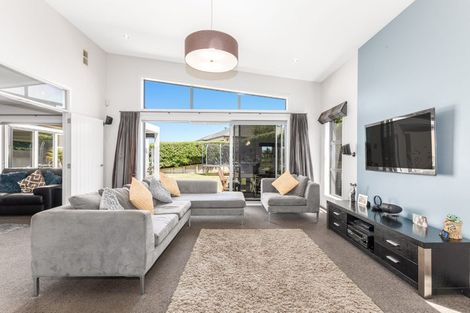 Photo of property in 28 Nelson Avenue, Aotea, Porirua, 5024