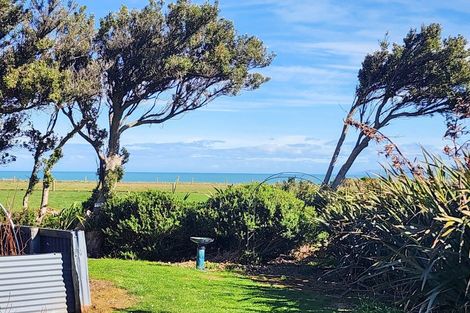 Photo of property in 15 Surrey Street, Orepuki, Riverton, 9881