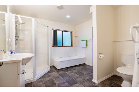 Photo of property in 208b Glengarry Road, Glen Eden, Auckland, 0602