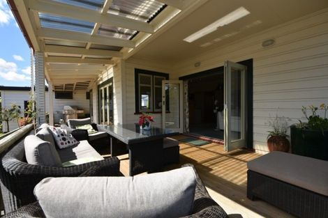 Photo of property in 17 Moreton Road, Carterton, 5713