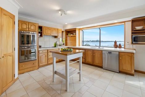 Photo of property in 8 Della Place, Conifer Grove, Takanini, 2112