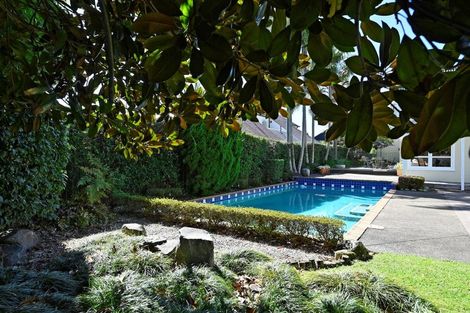 Photo of property in 12 Cecil Road, Milford, Auckland, 0620