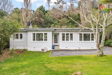 Photo of property in 15 Kennedy Grove, Stokes Valley, Lower Hutt, 5019