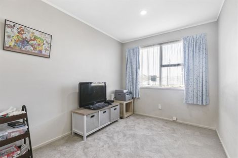 Photo of property in 94 Sycamore Drive, Sunnynook, Auckland, 0620