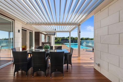 Photo of property in 19 Mike Smith Drive, Cambridge, 3434