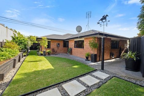 Photo of property in 10a Long Place, Frankleigh Park, New Plymouth, 4310