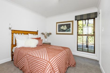 Photo of property in 25 Enfield Road, Hospital Hill, Napier, 4110