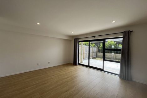 Photo of property in 96d Triangle Road, Massey, Auckland, 0614