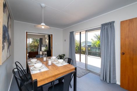Photo of property in 37 James Cook Street, Havelock North, 4130