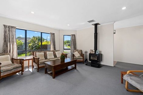 Photo of property in 61 Pelorus Street, Welcome Bay, Tauranga, 3112