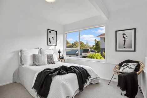 Photo of property in 18 Vonnell Place, Birkdale, Auckland, 0626