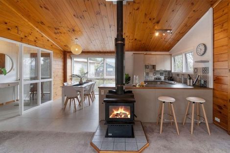 Photo of property in 18 Easter Parade, Glen Eden, Auckland, 0602