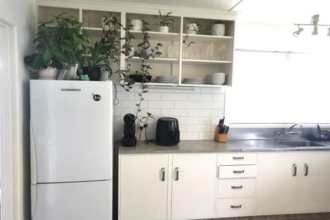 Photo of property in 1/1302 Caroline Road, Mayfair, Hastings, 4122