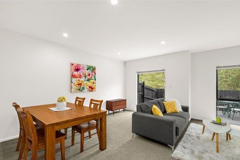 Photo of property in 15 Sun Place, Henderson, Auckland, 0612