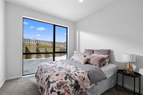 Photo of property in 2 Takurua Terrace, Orewa, 0931