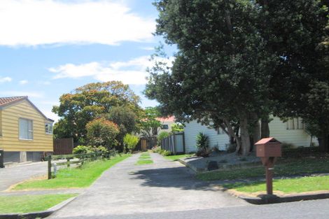 Photo of property in 19 Taihiki Road, Clarks Beach, 2122