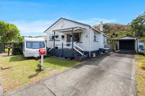 Photo of property in 67 George Street, Hikurangi, 0114