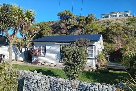 Photo of property in 18 Mccormacks Bay Road, Mount Pleasant, Christchurch, 8081