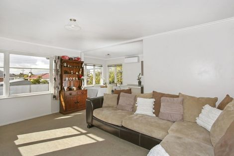 Photo of property in 37 Thompson Terrace, Manurewa, Auckland, 2102