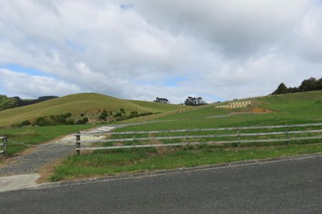 Photo of property in 12 Pekama Drive, Cable Bay, 0420