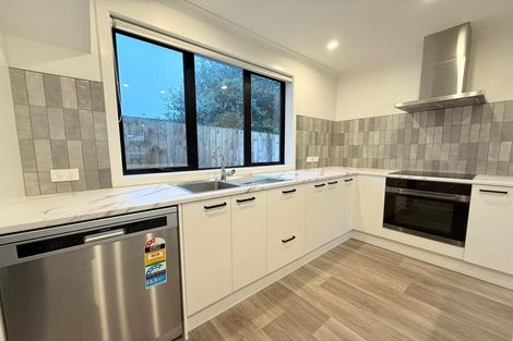 Photo of property in 30c Russell Road, Manurewa, Auckland, 2102