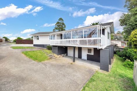 Photo of property in 2/6 Ngatoa Place, Glenfield, Auckland, 0629