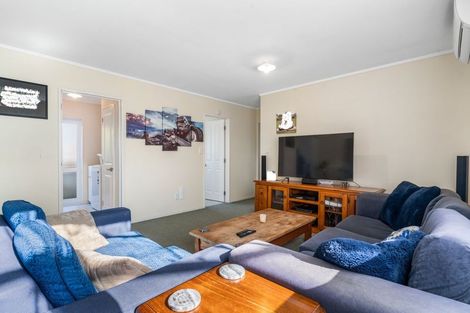 Photo of property in 19 Patons Road, Howick, Auckland, 2014