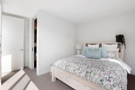 Photo of property in 18 Roa Road, Fendalton, Christchurch, 8041