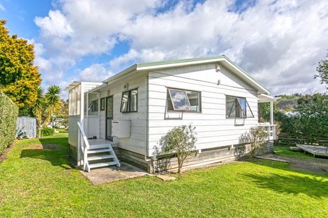 Photo of property in 11 Marlin Place, Whiritoa, Whangamata, 3691