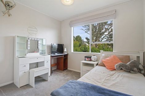 Photo of property in 14 Glenfinn Place, Massey, Auckland, 0614