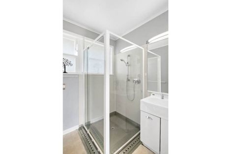 Photo of property in 4/32 Atarangi Road, Greenlane, Auckland, 1051