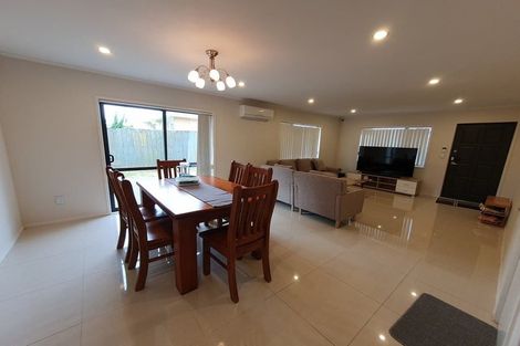 Photo of property in 21 Rebecca Rise, Weymouth, Auckland, 2103