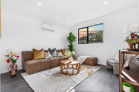 Photo of property in 39a Flaxdale Street, Birkdale, Auckland, 0626