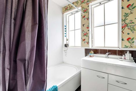 Photo of property in 16 Rangiwhea Road, Waiuku, 2123