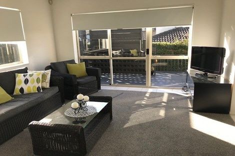 Photo of property in 2/270 Cascades Road, Botany Downs, Auckland, 2010