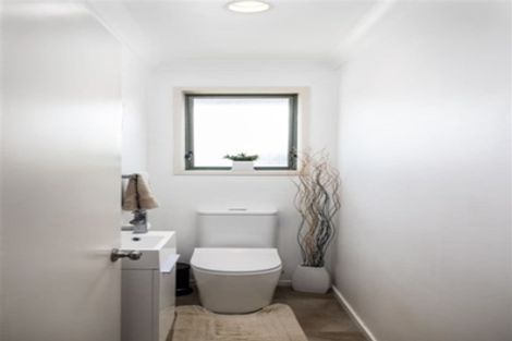 Photo of property in 5a Mountain Road, Mount Wellington, Auckland, 1072