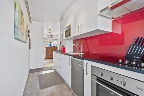 Photo of property in 7/18 Parr Terrace, Castor Bay, Auckland, 0620