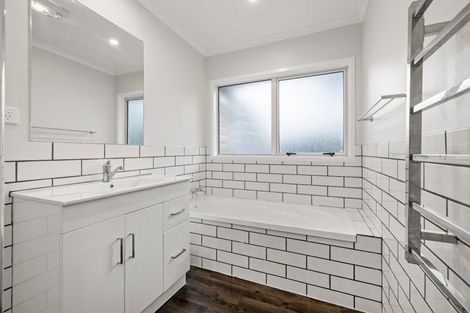 Photo of property in 20a Oxford Street, Tirau, 3410