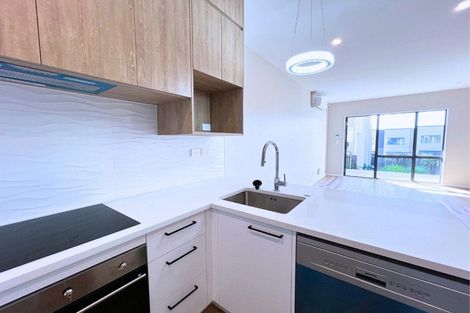 Photo of property in 42 Don Oliver Lane, Glen Eden, 0602