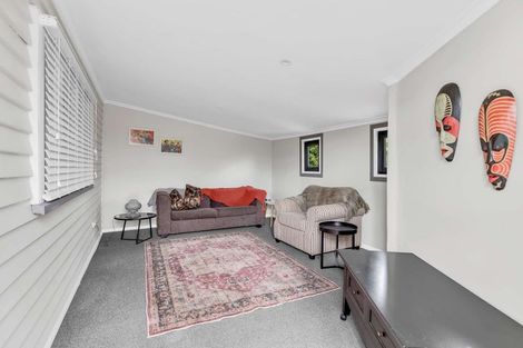 Photo of property in 56 Queenwood Road, Levin, 5510