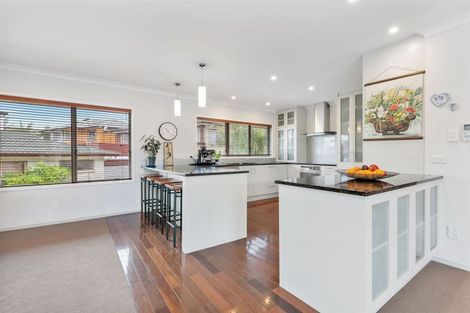 Photo of property in 20 Gulf Crest, Bucklands Beach, Auckland, 2012