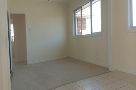 Photo of property in 185 Te Atatu Road, Te Atatu South, Auckland, 0610