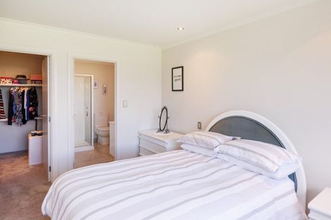 Photo of property in 54 Rosalie Terrace, Kelvin Grove, Palmerston North, 4414