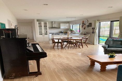 Photo of property in 67d Sabulite Road, Kelston, Auckland, 0602