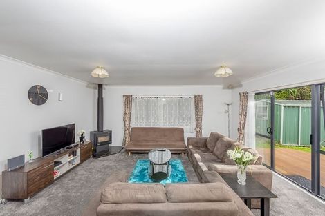 Photo of property in 87a Triangle Road, Massey, Auckland, 0614